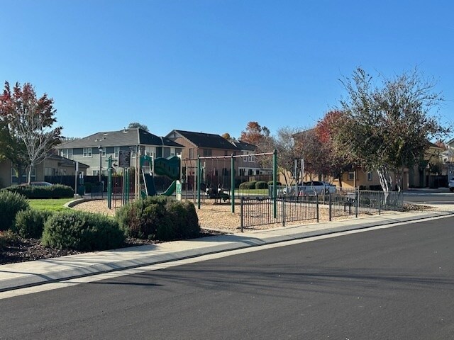 Building Photo - Patterson, Diablo Grande 3 bedroom 2.5 Bathroom Home.