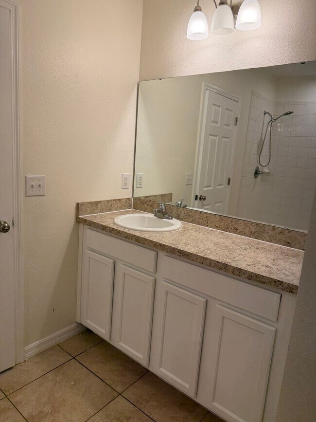 Building Photo - 10119 Candleberry Wds Ln