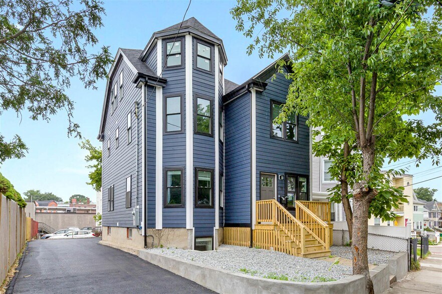 Building Photo - 75 Winchester St