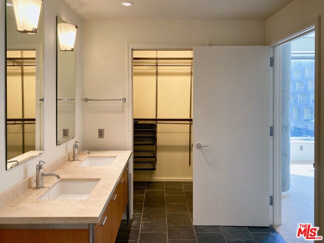 Building Photo - 1155 S Grand Ave