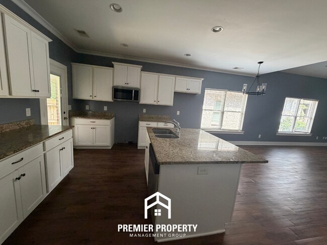 Building Photo - 4BR/2BA Birmingham Rental with Attached 1-Car Garage & Open Kitchen Island