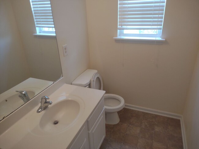 Building Photo - ****MOVE IN SPECIAL****Two Story, Five Bed...