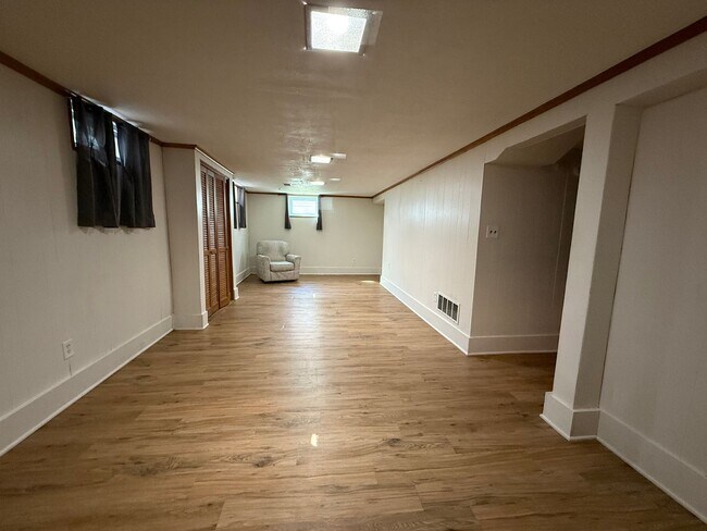 Building Photo - Charming 3 Bed, 1 Bath Home in Quiet Bette...