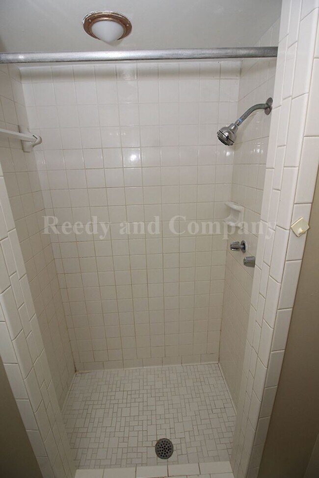 Building Photo - 5901 Tishomingo Dr