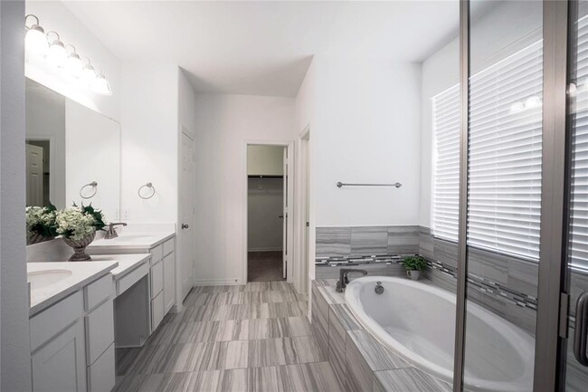 Building Photo - 6307 Grand Drift Ct