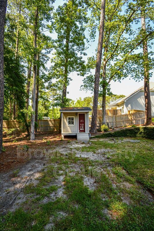 Building Photo - 248 Westwood Dr