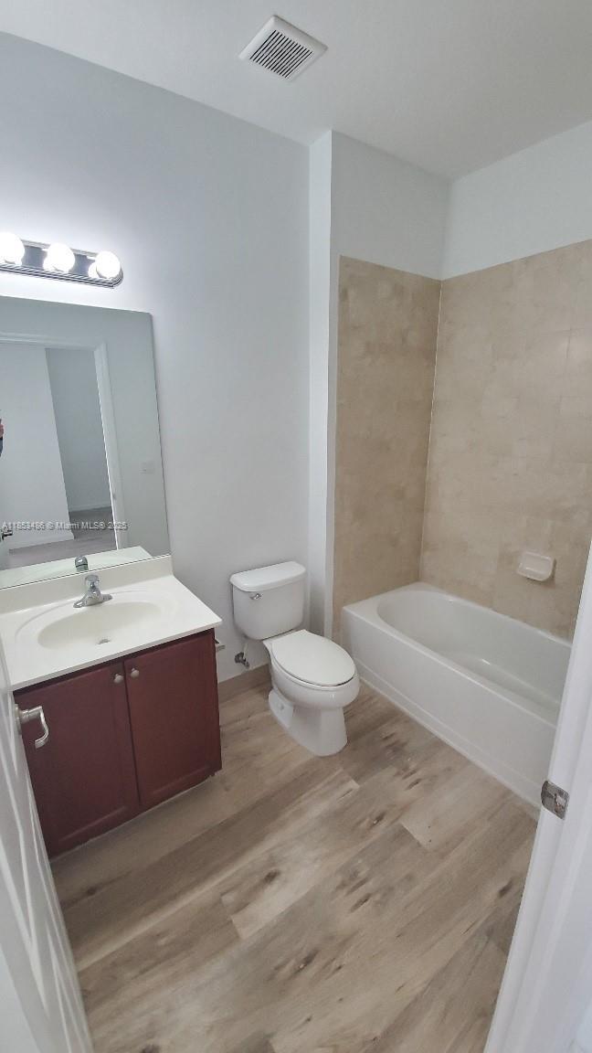 Building Photo - 265 Las Brisas Cir