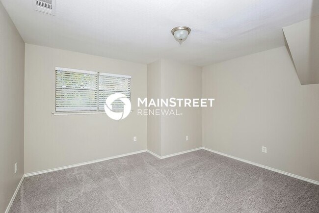 Building Photo - 4 Bedroom Pet-Friendly Home in Dallas, TX with Main Street Renewal