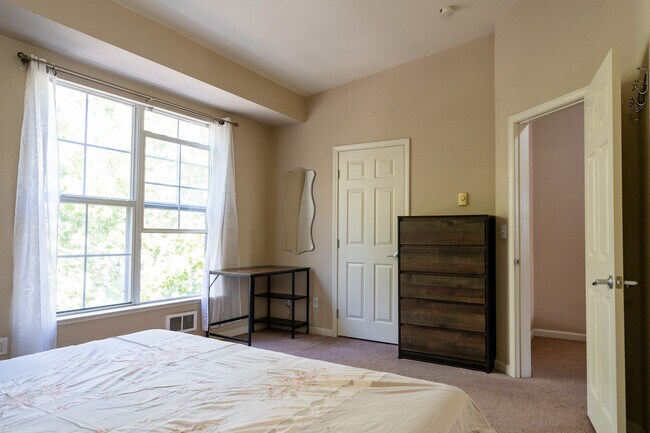 Building Photo - 1327 Auzerais Ave