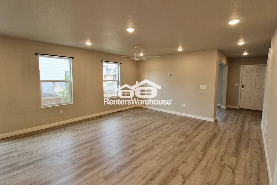 Building Photo - 911 Plum Creek Ct