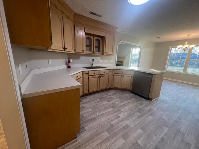 Building Photo - 1240 Inabinet Dr