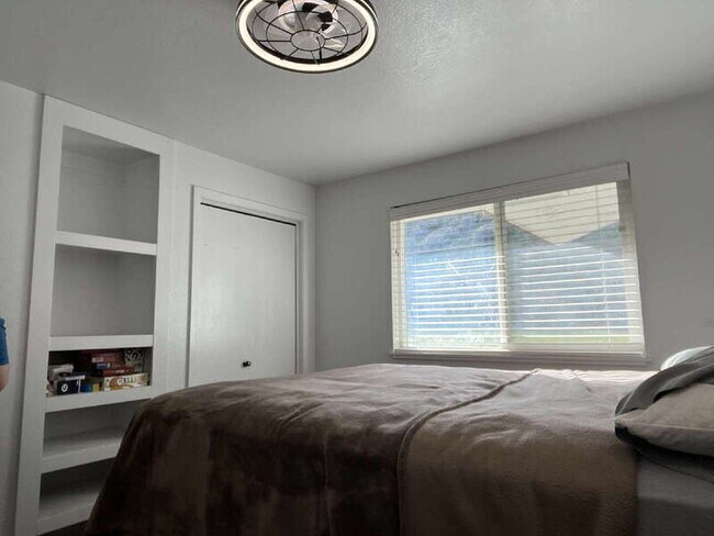 Building Photo - 4135 S Minuteman Way