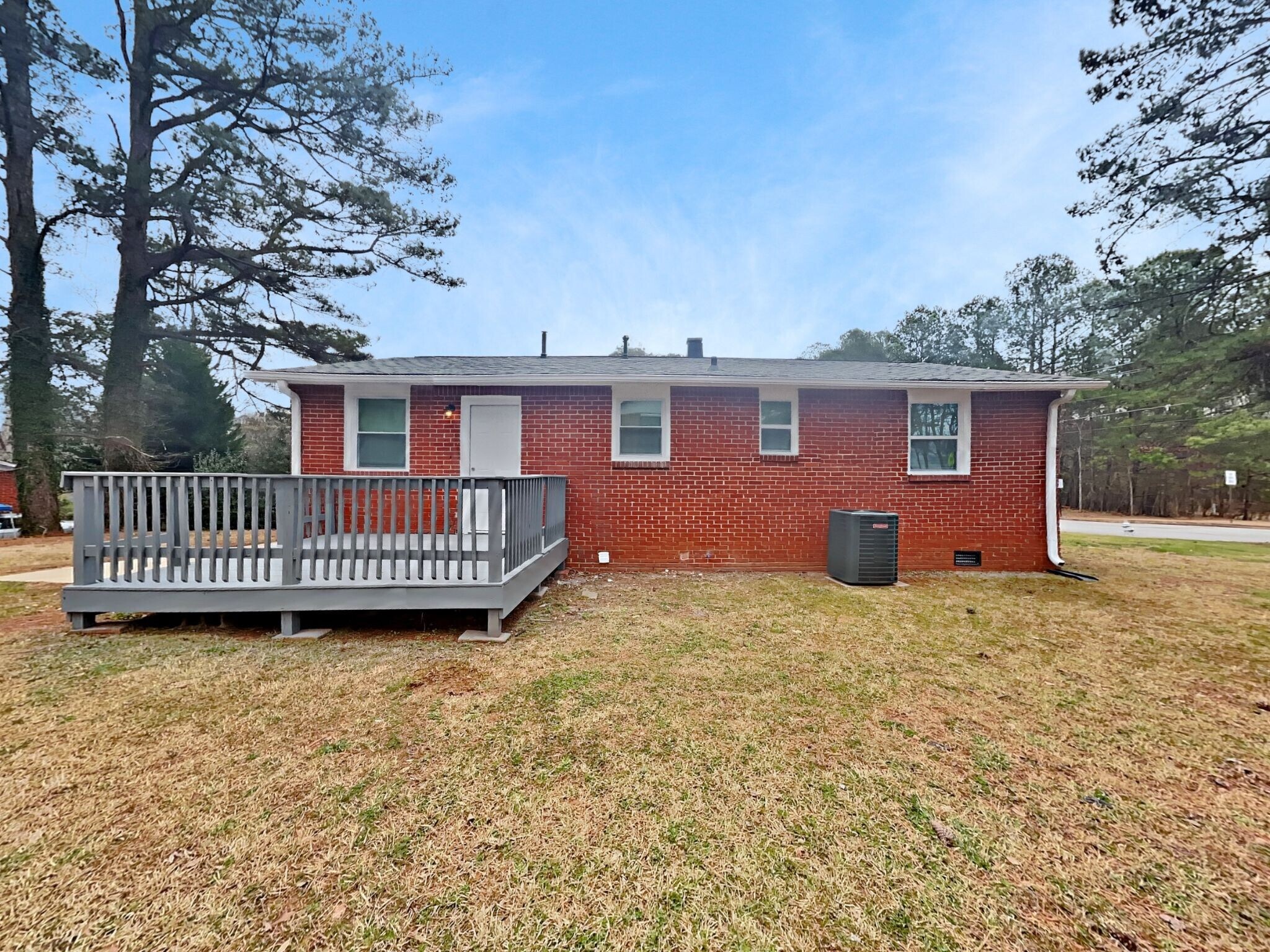 Building Photo - 406 Blair Villa Dr SE