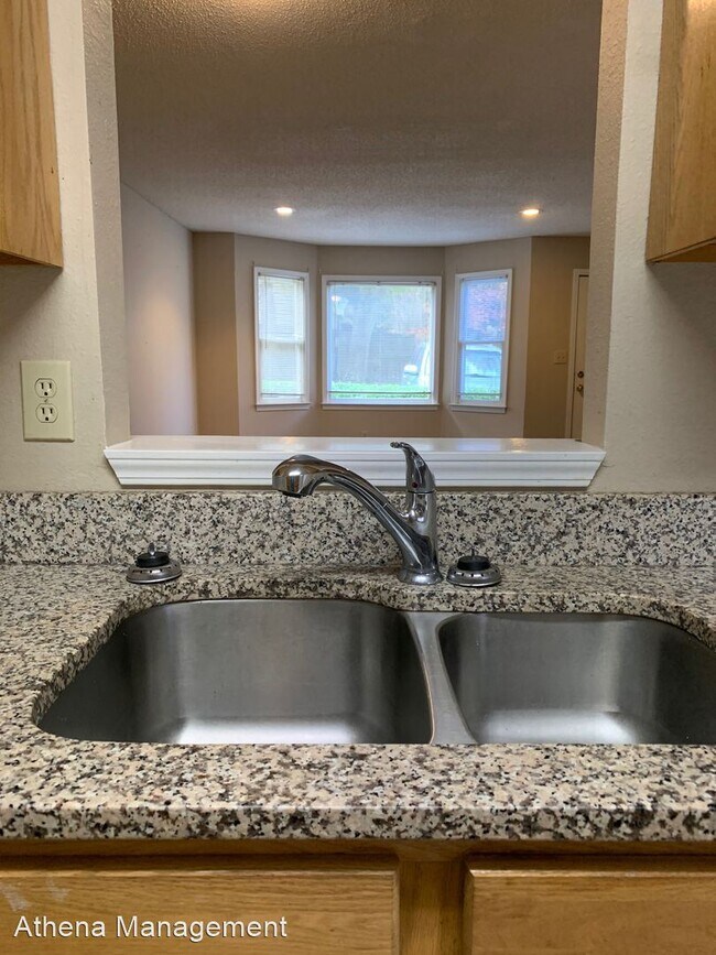 Building Photo - 2 br, 2.5 bath House - 125 Dennis Drive Un...