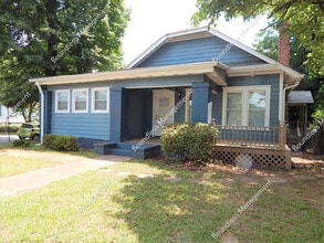 Building Photo - 1420 Lakewood Ave SE