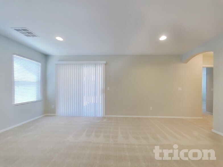 Building Photo - 3227 W Dancer Ln