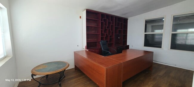 Building Photo - 5052 Westfield Dr NE