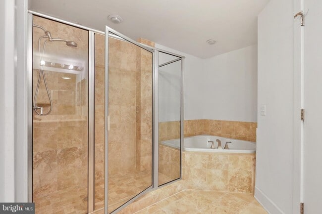 Building Photo - 2772 Lighthouse Point E