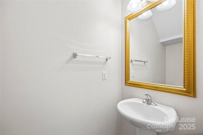 Building Photo - 5916 Mcdowell Run Dr
