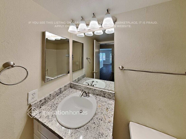 Building Photo - 13712 N 79th Ln