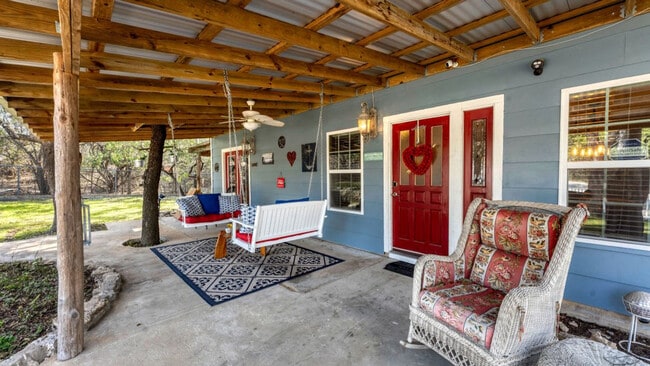 Building Photo - 316 Jacobs Creek Park Rd