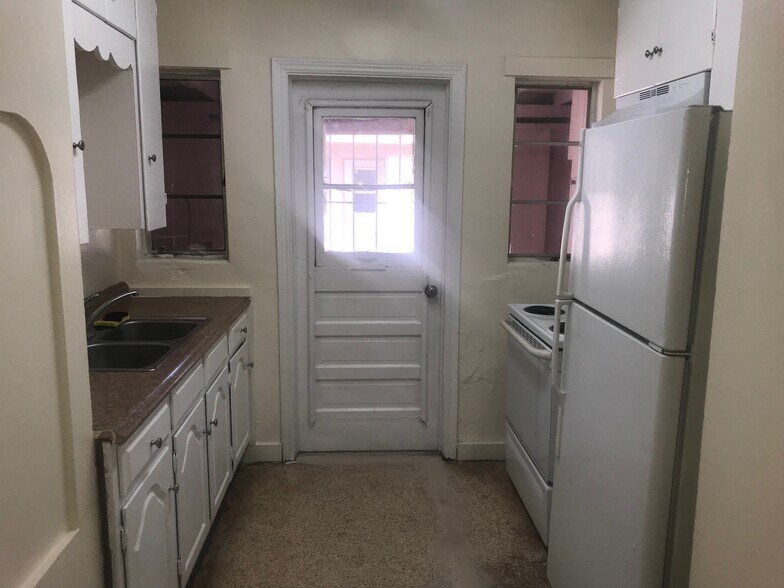 Primary Photo - 605 S 6th St