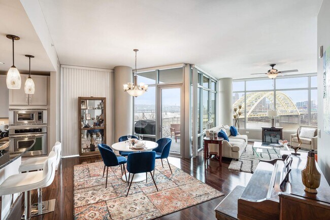 Building Photo - 400 Riverboat Row