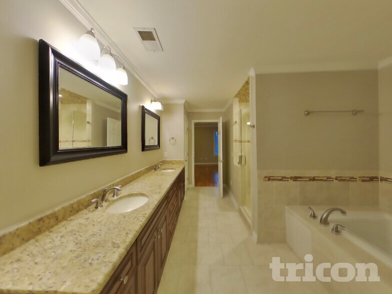 Building Photo - 4919 Post Oak Tritt Rd