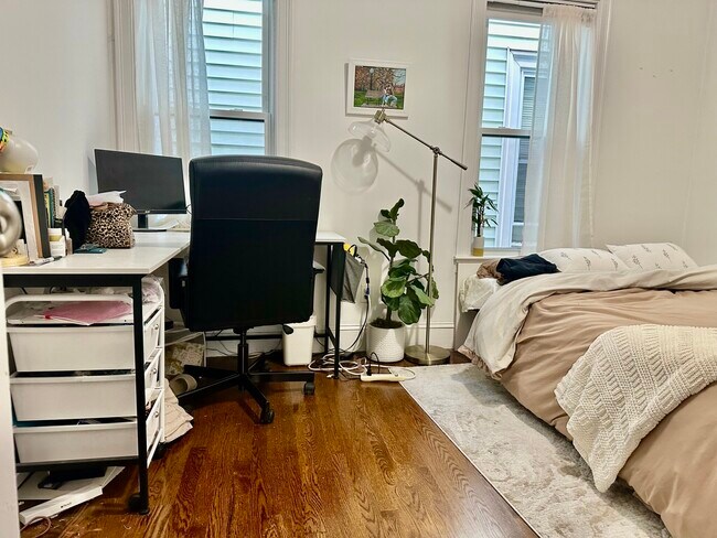 Building Photo - 27 Marney St