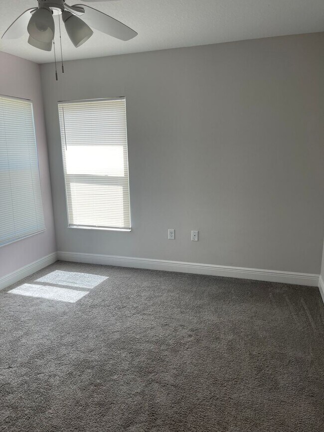 Building Photo - Spacious 3 bedroom, 2 bath, 2 car garage home located in Deed resticted community