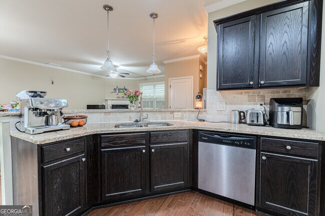 Building Photo - 801 Village Field Ct NW