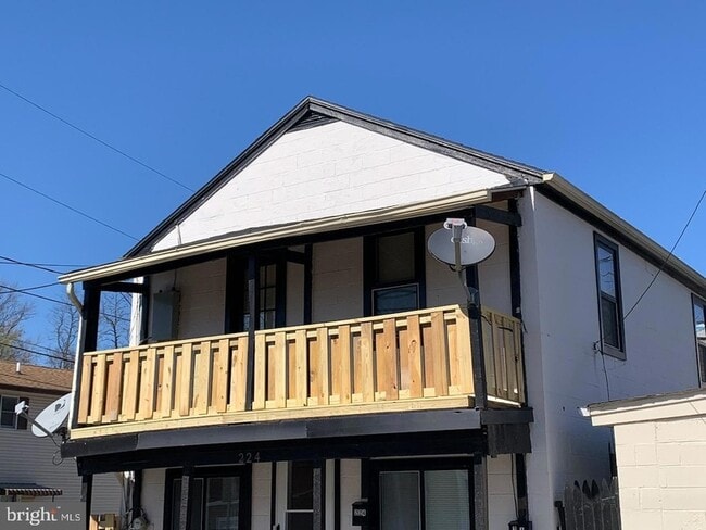 Building Photo - 224 1/2 Kern Street Unit 224 1/2