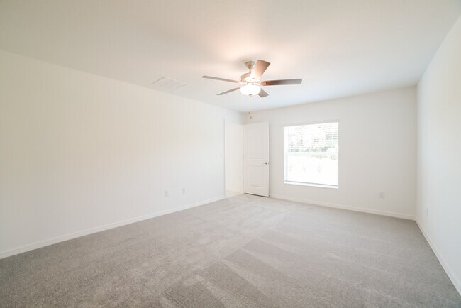 Building Photo - 4124 84th Ct E
