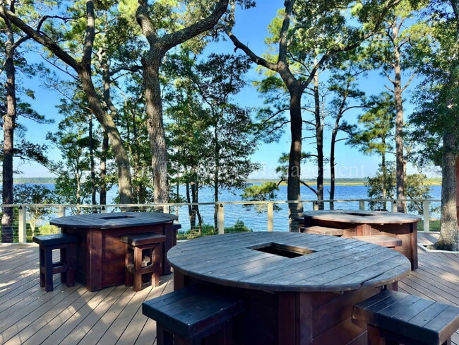 Building Photo - 2BR/2.5BA townhome in River Lights Communi...