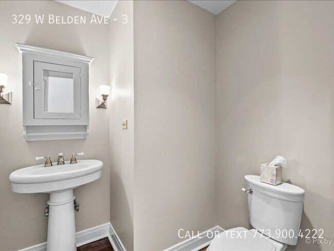 Building Photo - Prime Lincoln Park 2 bedroom 2.1 bath with...