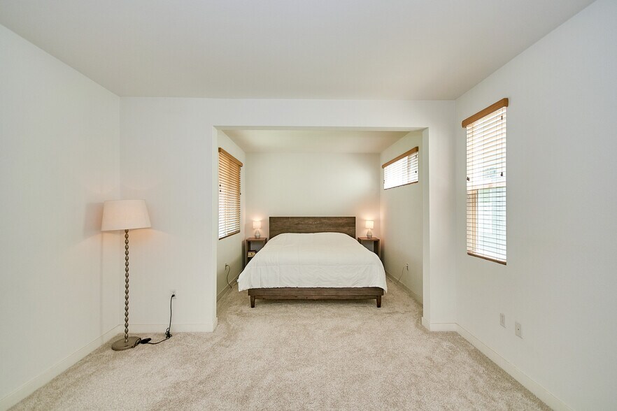 Building Photo - 9914 Artesia Blvd