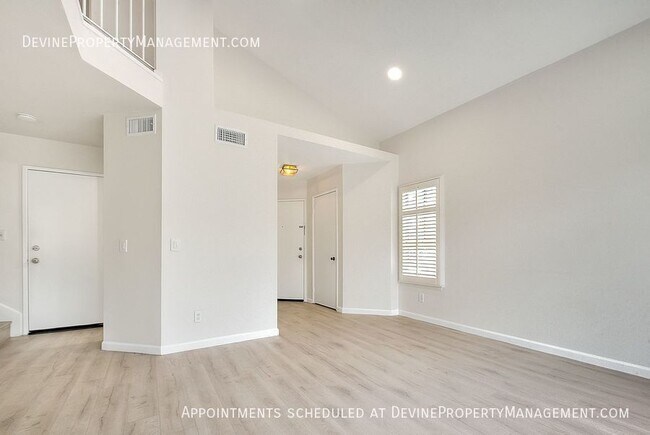 Building Photo - 902 California Privado