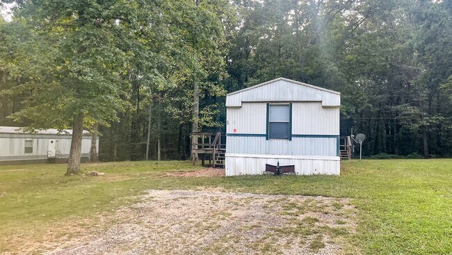 Building Photo - 1518 Lee County Rd 270