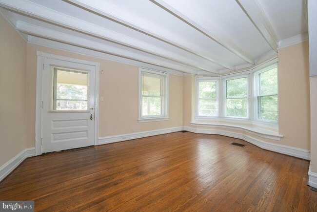 Building Photo - 211 Pennswood Rd