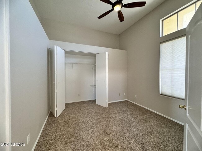 Building Photo - 1795 W Canary Way