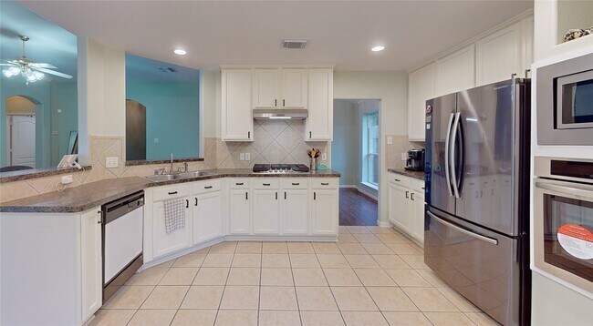 Building Photo - 6014 Knollwood Tr