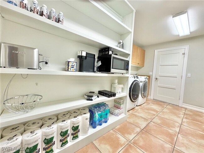 Building Photo - 4083 Belair Ln