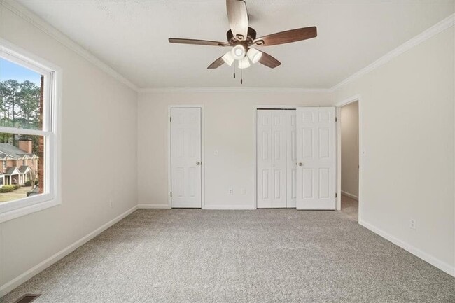 Building Photo - 2600 Holcomb Springs Dr