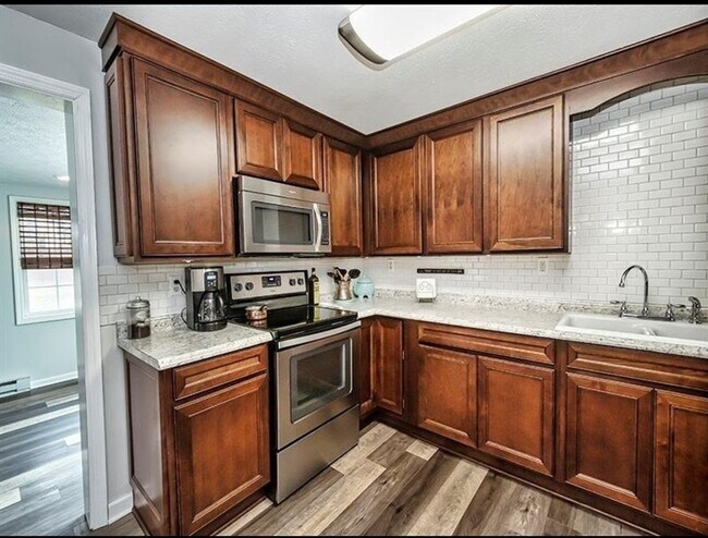 Building Photo - 265 Constellation Dr