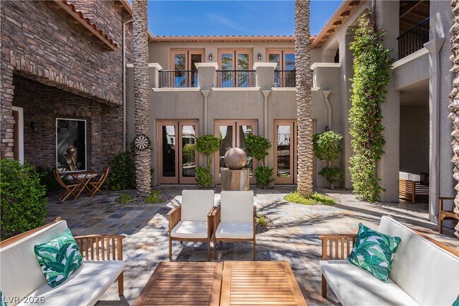 Building Photo - 12097 Oakland Hills Dr