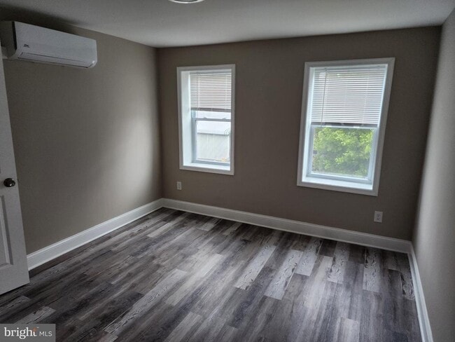 Building Photo - 3321 Paine St