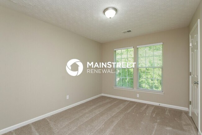 Building Photo - 4 Bedroom Pet-Friendly Home in Acworth, GA with Main Street Renewal