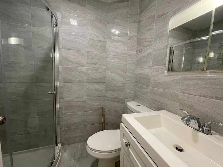 Building Photo - 338 K St