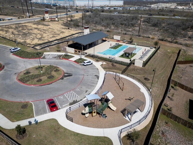 Building Photo - APPLEWOOD UNIT 1