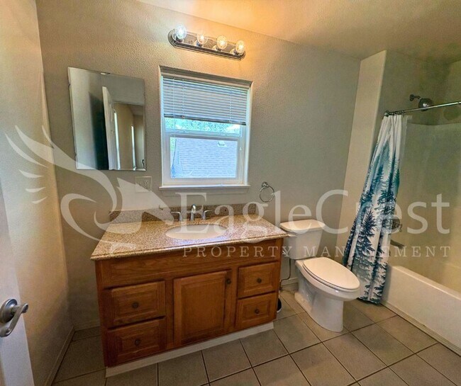 Building Photo - Spacious 3-Bedroom, 2-Bath Home on a Corner Lot-Students Encouraged To Apply